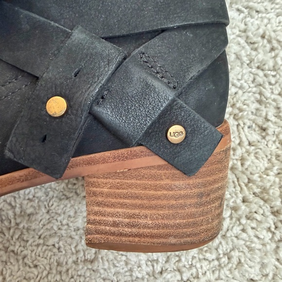 UGG Elora Suede Ankle Boots Size 7.5 - Picture 2 of 9